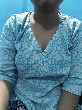 sexy-pari8 online show from June 18, 2026, 2:11 pm