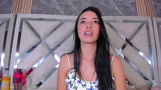 Violeta Harlow online show from August 4, 2026, 9:08 pm