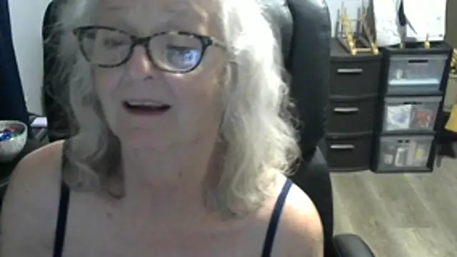 Snapshot of Joleendelacroix chatting on July 5, 2026, 4:19 am Joleendelacroix online show from July 5, 2026, 4:19 am