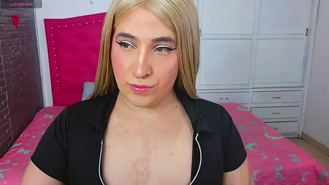 roxxy pink  online show from August 2, 2026, 9:23 pm