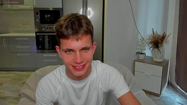 m0neyken online show from August 4, 2026, 2:16 am