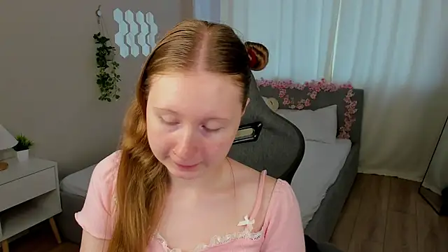 Snapshot of LiliTiny chatting on July 23, 2026, 1:30 am LiliTiny online show from July 23, 2026, 1:30 am