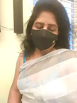 Zaara-Rose online show from July 24, 2026, 7:04 am