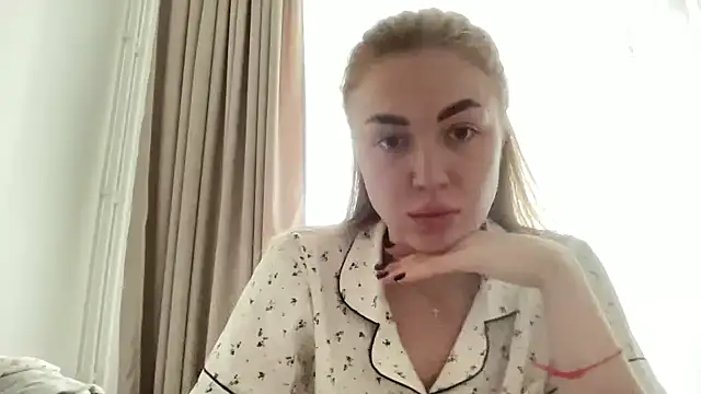 Snapshot of Corinnebi chatting on August 1, 2026, 3:10 pm Corinnebi online show from August 1, 2026, 3:10 pm