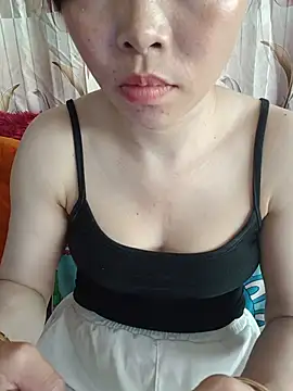 AvaRoyale online show from July 5, 2026, 4:41 am