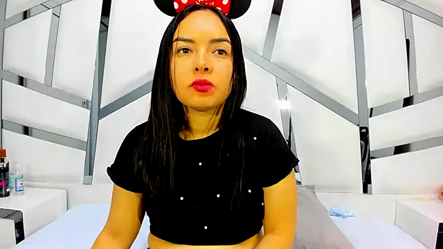 Violett Bliss online show from August 8, 2026, 5:36 am