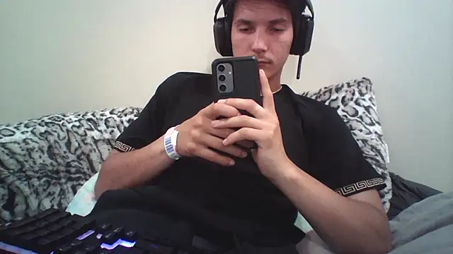 Nicks10in online show from July 6, 2026, 3:35 am