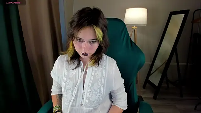 Shadow Bellee online show from July 25, 2026, 10:11 am