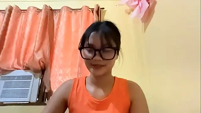 BobbieOuthouse online show from June 24, 2026, 4:11 am