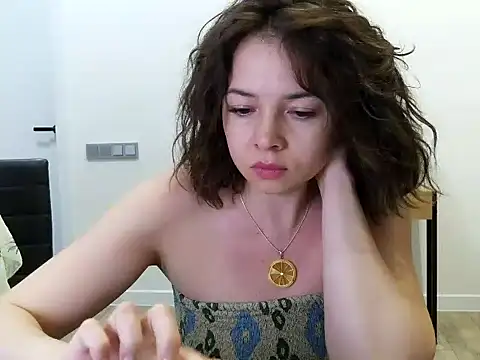 Snapshot of Selenneh chatting on July 31, 2026, 7:33 pm Selenneh online show from July 31, 2026, 7:33 pm