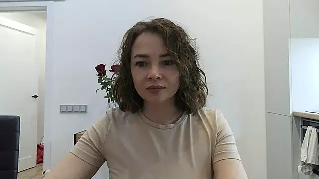 Snapshot of Selenneh chatting on July 17, 2026, 6:27 pm Selenneh online show from July 17, 2026, 6:27 pm