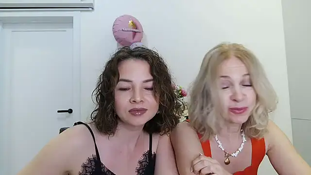 Snapshot of Selenneh chatting on July 5, 2026, 4:14 pm Selenneh online show from July 5, 2026, 4:14 pm