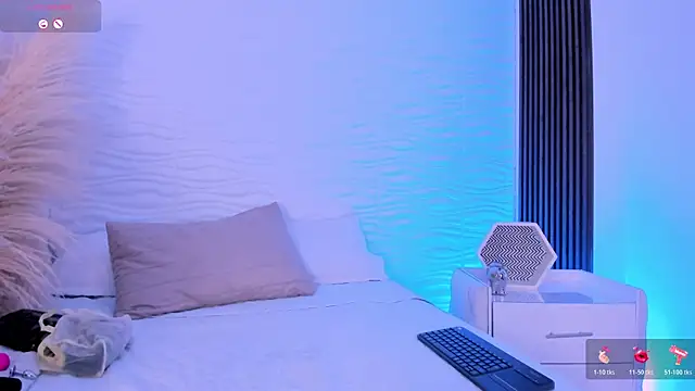 AylinLove  online show from July 12, 2026, 11:33 am