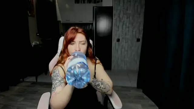 Reginasmilee online show from December 1, 2025, 1:39 am