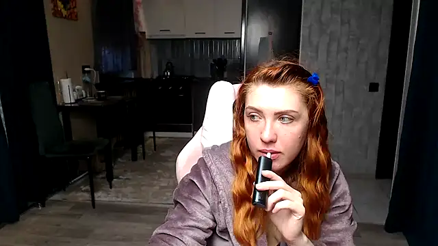 Snapshot of Reginasmilee chatting on April 16, 2026, 3:07 am Reginasmilee online show from April 16, 2026, 3:07 am