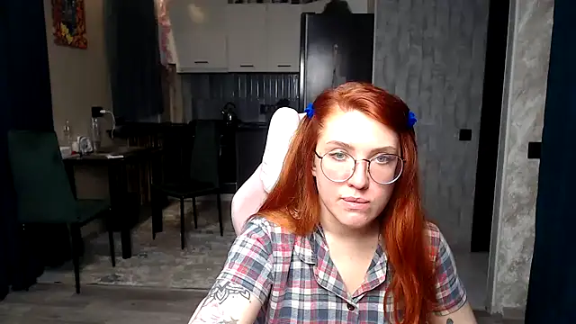 Snapshot of Reginasmilee chatting on March 17, 2026, 11:46 am Reginasmilee online show from March 17, 2026, 11:46 am