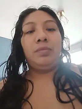 Emy1242 online show from July 8, 2026, 10:32 pm