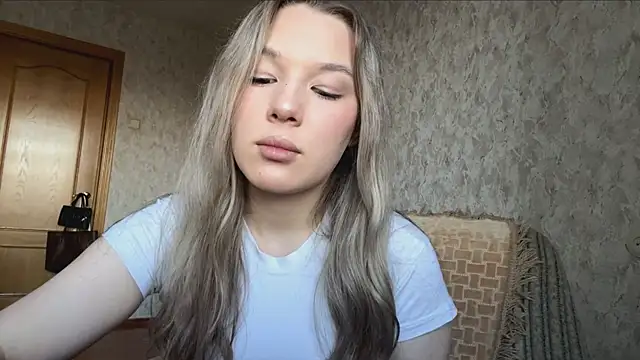 AminaGirl online show from June 24, 2026, 2:48 pm