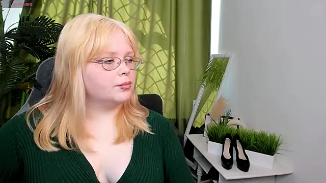 Stella Brayn online show from July 5, 2026, 5:58 am