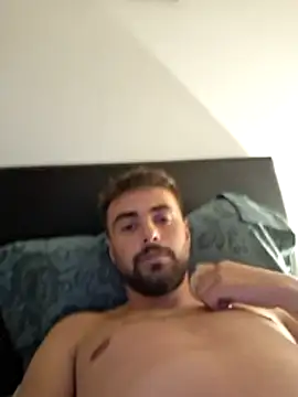 valentinnn2710 online show from July 5, 2026, 9:32 pm
