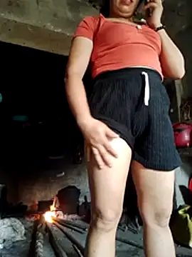 Moon squirtt online show from June 25, 2026, 5:12 am