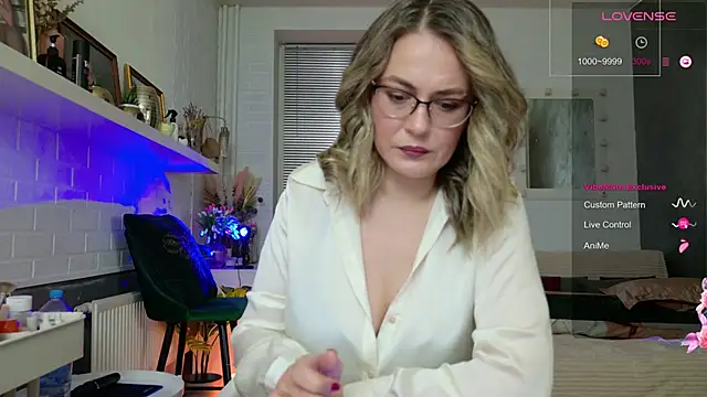 BeautyeyesLovely online show from November 29, 2025, 10:10 pm