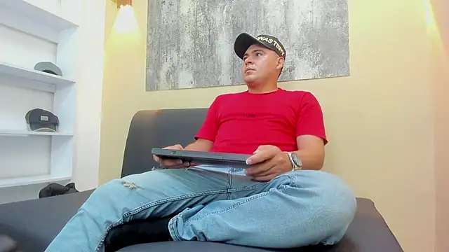 Snapshot of THEO_WOOD3 chatting on June 30, 2026, 8:31 pm THEO WOOD3 online show from June 30, 2026, 8:31 pm