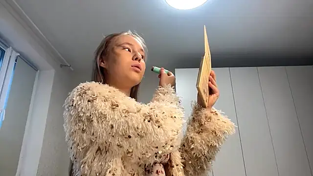 AmeliaOakheart online show from June 25, 2026, 6:02 pm