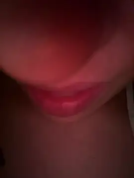 Snapshot of selinimm chatting on July 2, 2026, 9:43 pm selinimm online show from July 2, 2026, 9:43 pm