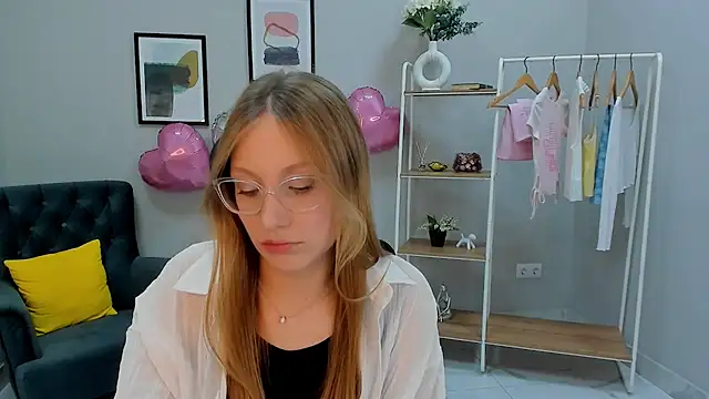 Snapshot of Elizabeth_Hunt chatting on June 26, 2026, 10:54 am Elizabeth Hunt online show from June 26, 2026, 10:54 am