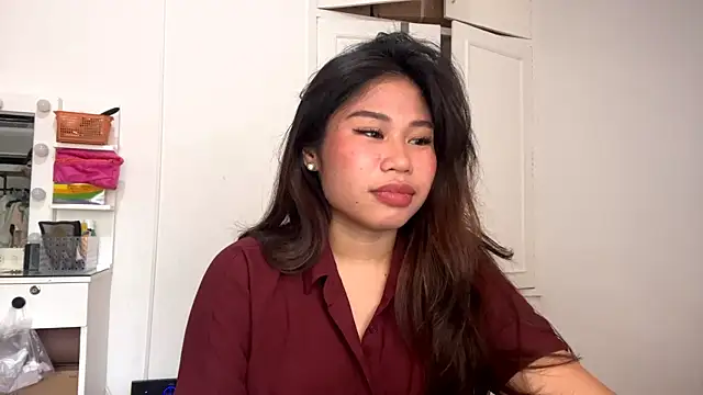 CathleenLaurole online show from July 1, 2026, 5:08 am