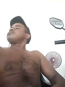 fullcaliente93 online show from July 28, 2026, 9:25 pm