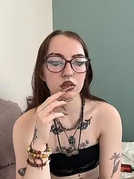 Ellie Whitfield online show from July 9, 2026, 2:16 pm