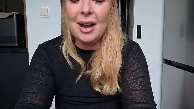 Snapshot of TammyJeann chatting on September 15, 2025, 7:09 am TammyJeann online show from September 15, 2025, 7:09 am