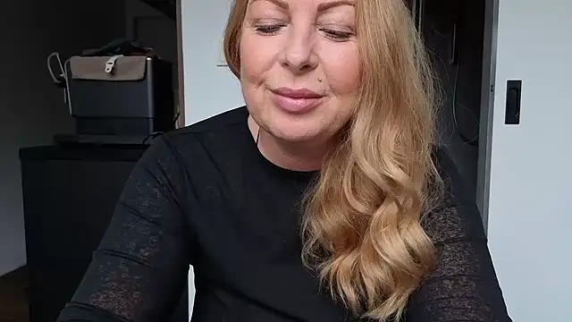 Snapshot of TammyJeann chatting on October 6, 2025, 7:53 am TammyJeann online show from October 6, 2025, 7:53 am