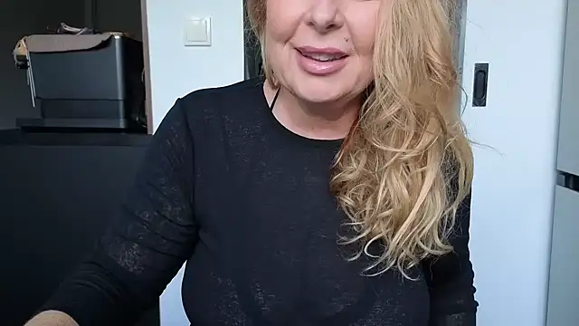 Snapshot of TammyJeann chatting on September 12, 2025, 3:01 pm TammyJeann online show from September 12, 2025, 3:01 pm