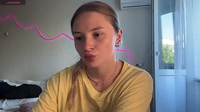 XXXKamilaXXX online show from July 3, 2026, 1:17 pm
