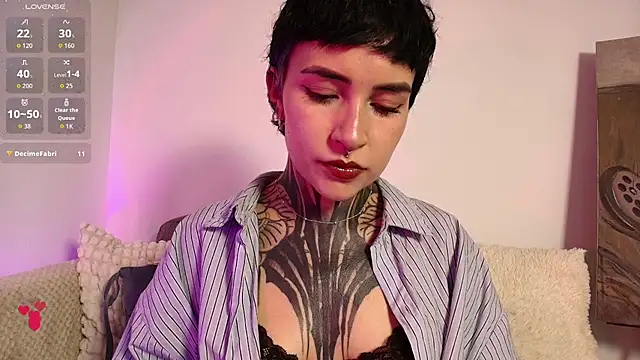 Luana Fiore0 online show from July 26, 2026, 7:32 pm