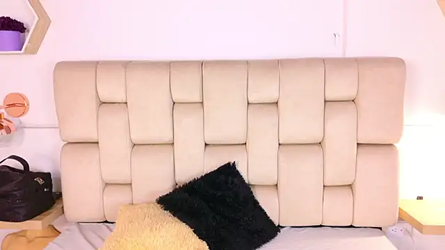 Katt wild online show from July 28, 2026, 1:24 am