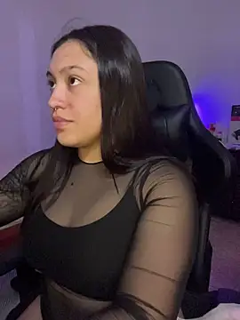 Lilyhotson online show from July 27, 2026, 9:44 pm