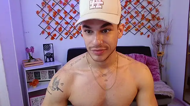 Snapshot of _Juan023_ chatting on July 8, 2026, 2:24 am Juan023 online show from July 8, 2026, 2:24 am