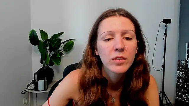 Lunaa x44 online show from July 8, 2026, 7:31 am
