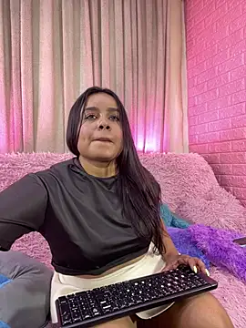 Catalina Cute28 online show from July 7, 2026, 7:23 am