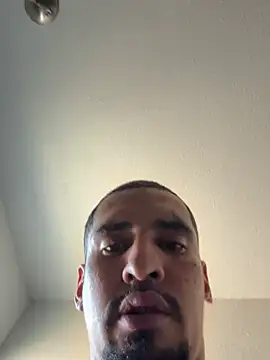 Johnvalderaz1989 online show from July 9, 2026, 6:18 pm