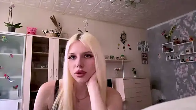 Snapshot of ShereeWussow chatting on July 6, 2026, 3:03 pm ShereeWussow online show from July 6, 2026, 3:03 pm