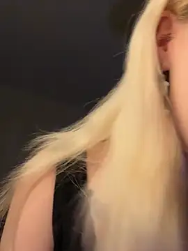 Snapshot of viviennedoll chatting on July 7, 2026, 9:29 pm viviennedoll online show from July 7, 2026, 9:29 pm