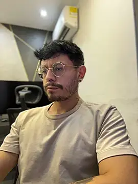 andrewlopezz online show from July 19, 2026, 6:59 pm