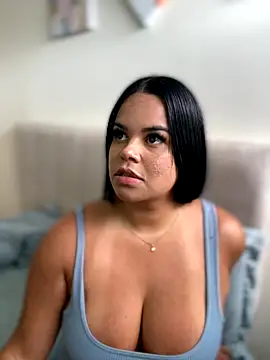 AliceStarshine online show from November 27, 2025, 5:02 pm