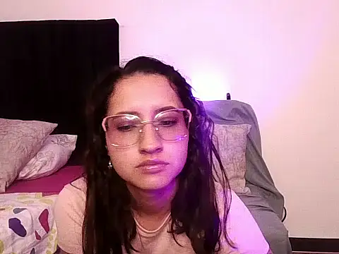 Snapshot of JustVeroo chatting on July 11, 2026, 2:12 am JustVeroo online show from July 11, 2026, 2:12 am