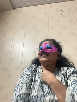 Snapshot of Hottie_Indian chatting on July 8, 2026, 7:20 am Hottie Indian online show from July 8, 2026, 7:20 am